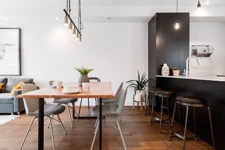 Sleek Condo In The Heart Of Little Italy By Den Stays Montreal Luaran gambar