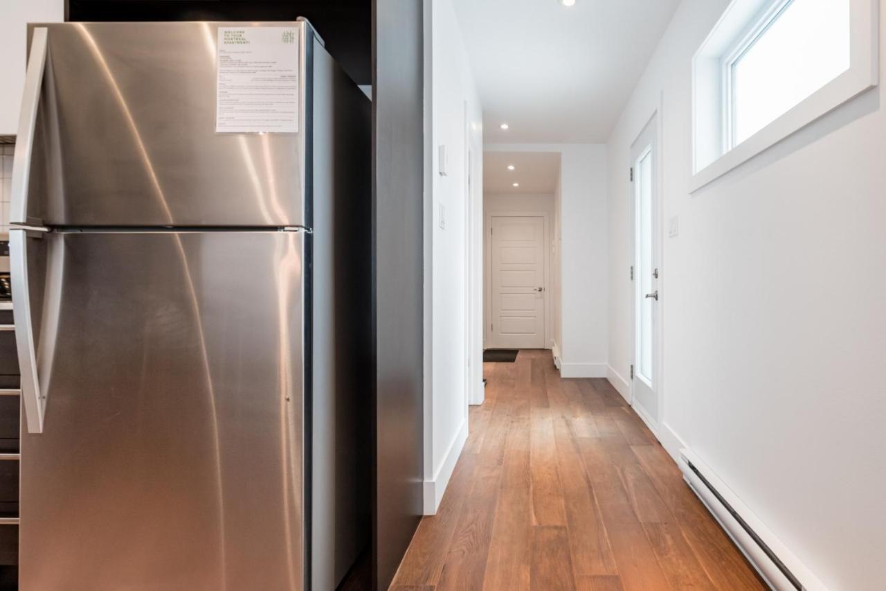 Sleek Condo In The Heart Of Little Italy By Den Stays Montreal Bilik gambar